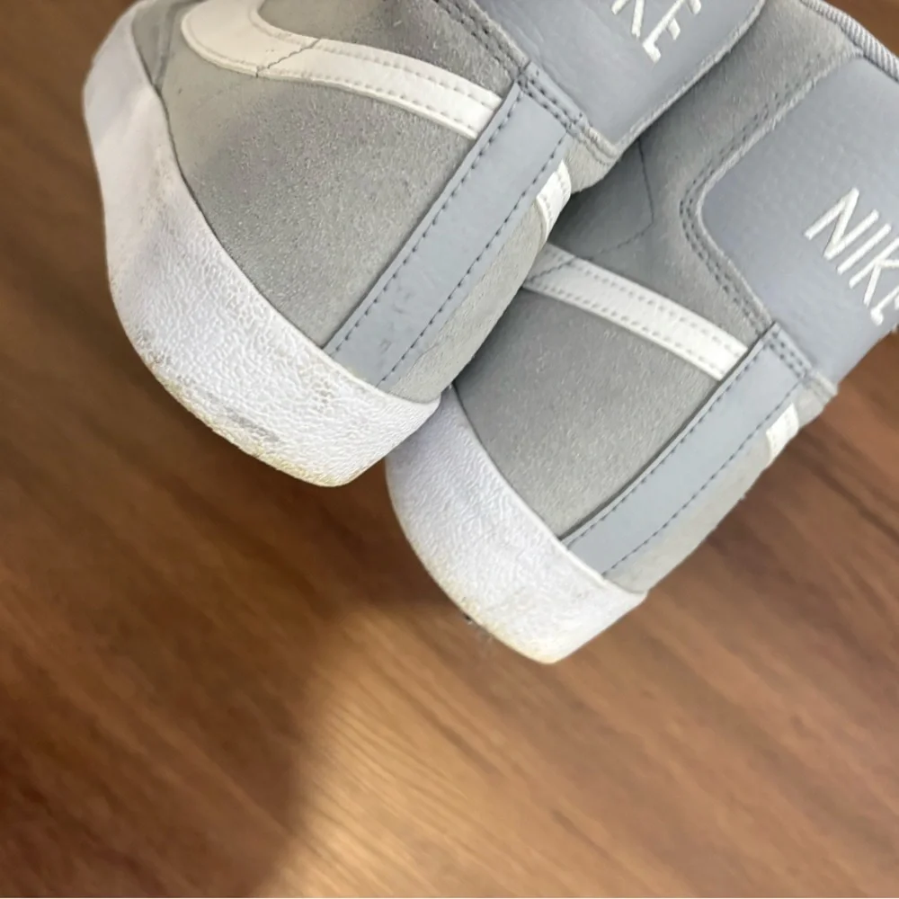 Nike Gray & White suede Blazers Boys 5y